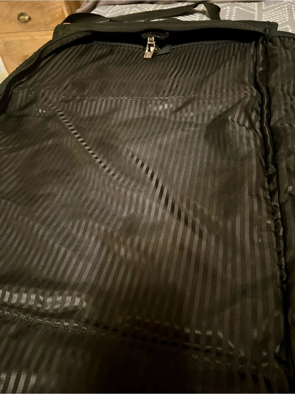 🔴 Tumi Alpha Tri-Fold Carry On